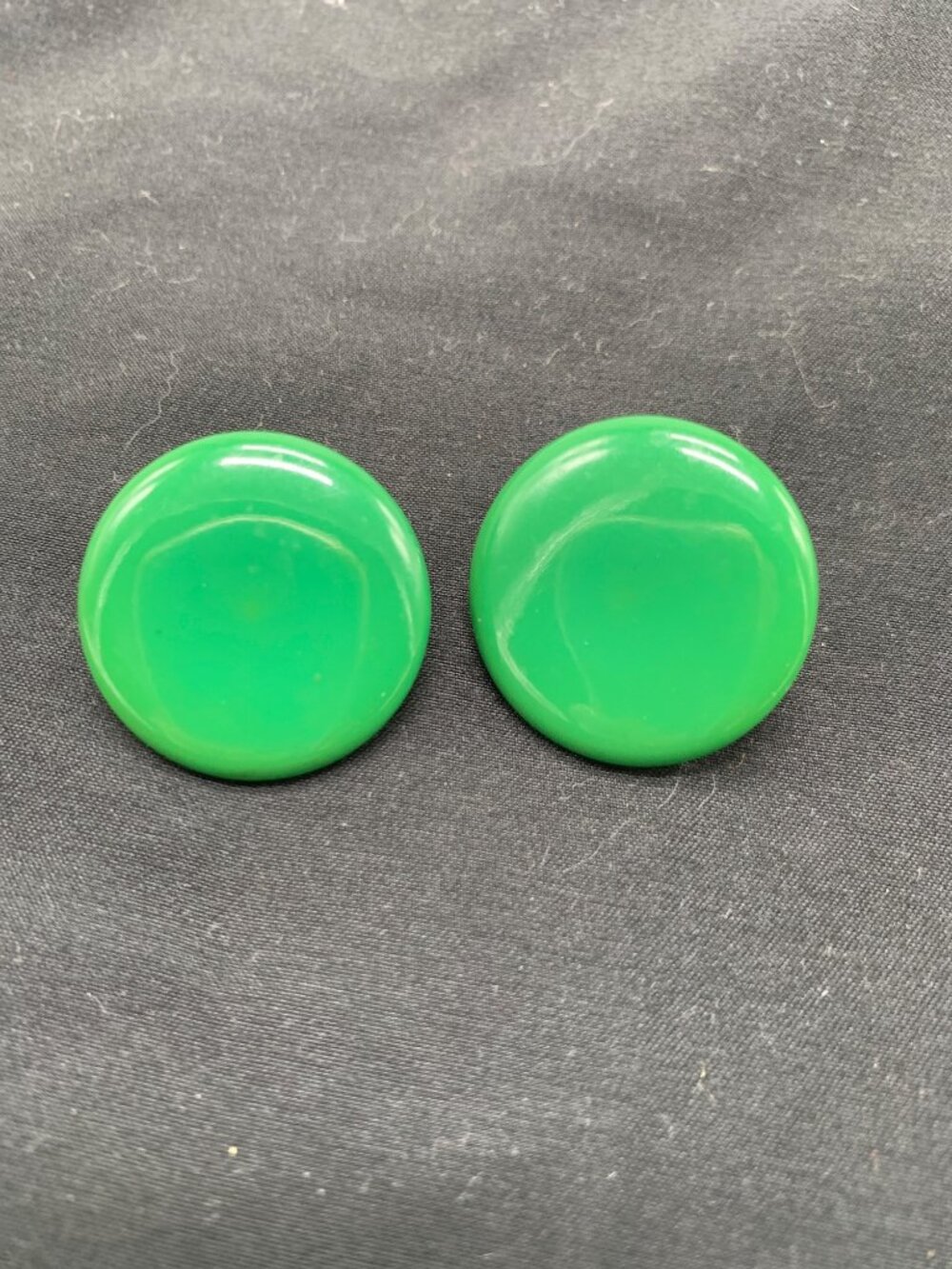 Vintage Bakelite Green Round Clip-On Earrings